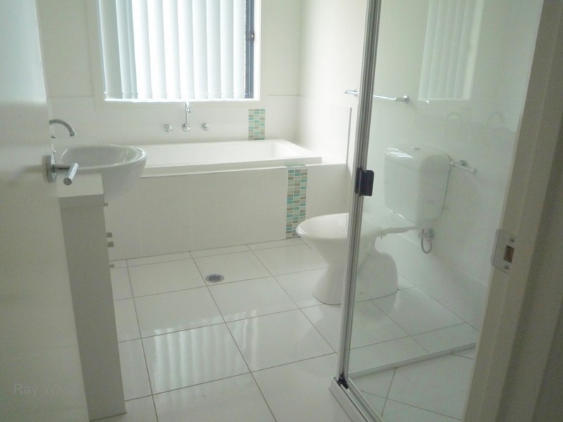 8 Peggy Road, Bellmere QLD 4510