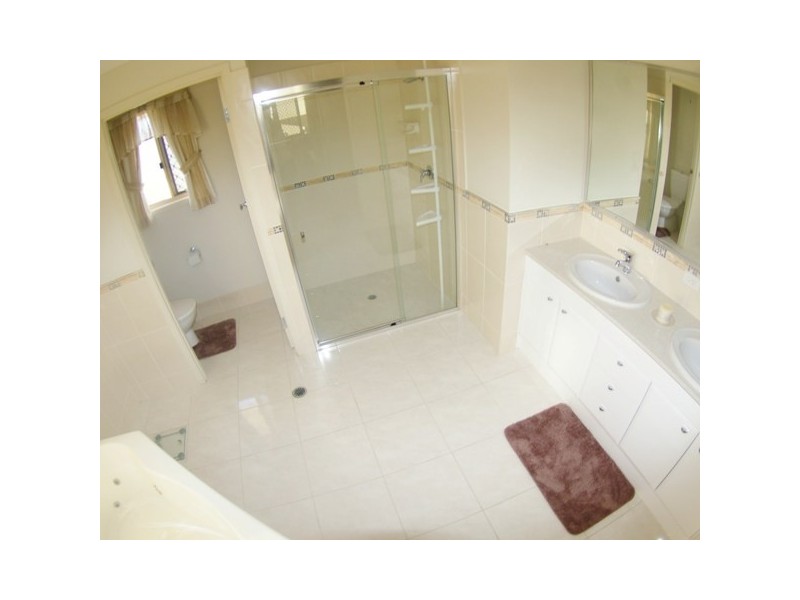 2 Tranquility Drive, Rothwell QLD 4022