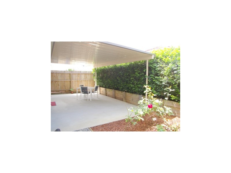 4/17 Lady Bowen Parade, Rothwell QLD 4022
