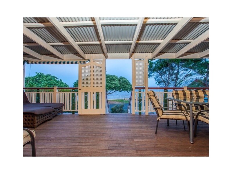 5 Esplanade, Deception Bay QLD 4508