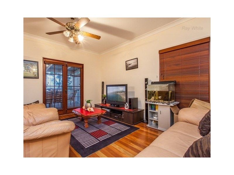 5 Esplanade, Deception Bay QLD 4508