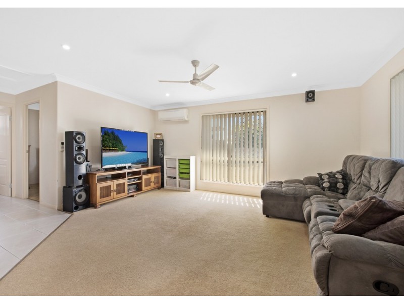 8 Jemma Street, Rothwell QLD 4022