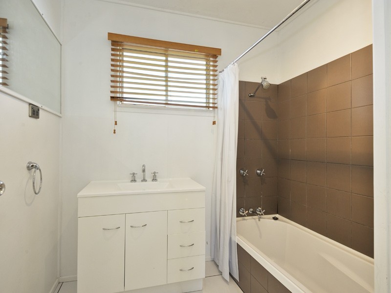 33 Maine Terrace, Deception Bay QLD 4508