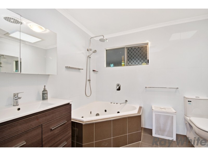 8 Elna Court, Deception Bay QLD 4508