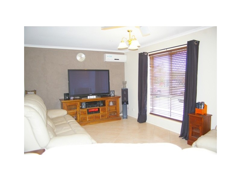 19 Linthaven Drive, Rothwell QLD 4022