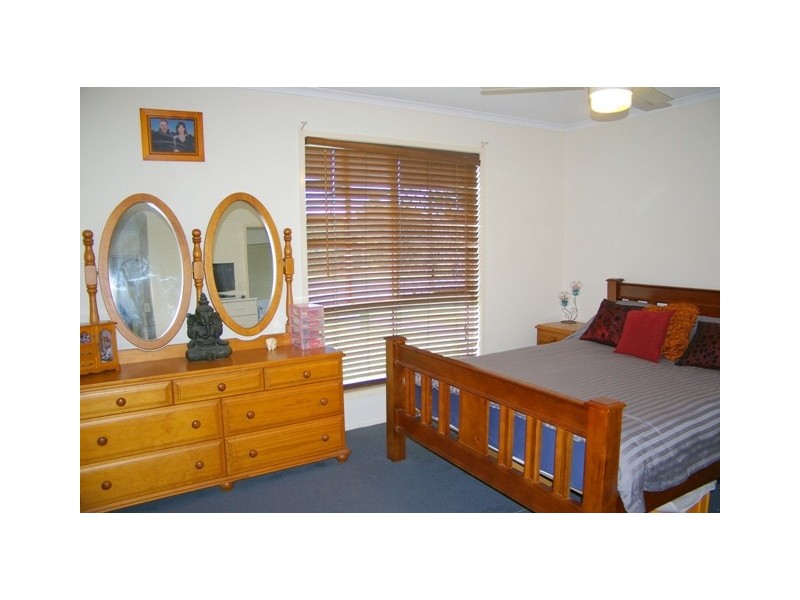 19 Linthaven Drive, Rothwell QLD 4022