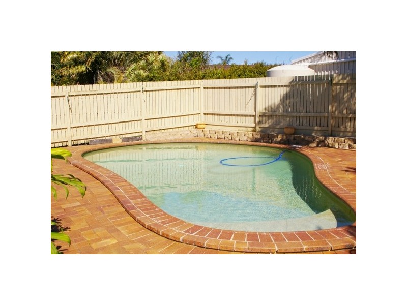 19 Linthaven Drive, Rothwell QLD 4022