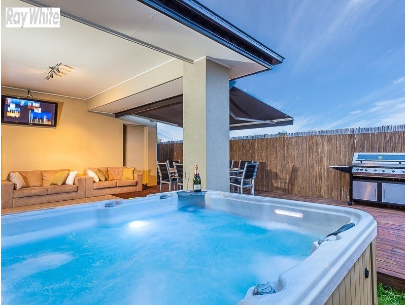 12 Eaton Close, North Lakes QLD 4509