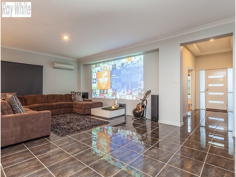 12 Eaton Close, North Lakes QLD 4509