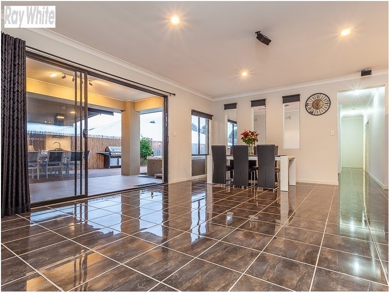 12 Eaton Close, North Lakes QLD 4509