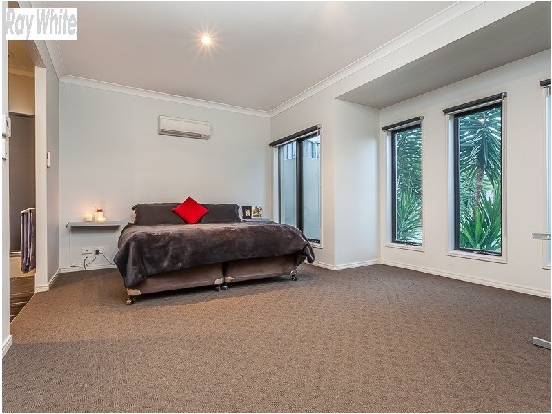 12 Eaton Close, North Lakes QLD 4509