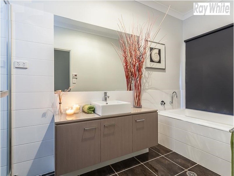 12 Eaton Close, North Lakes QLD 4509