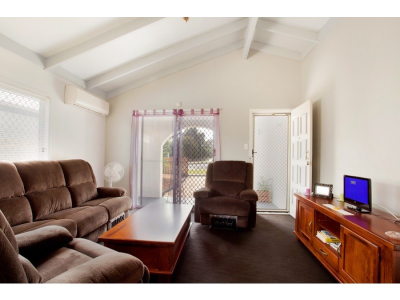 36 Dolphin Street, Deception Bay QLD 4508