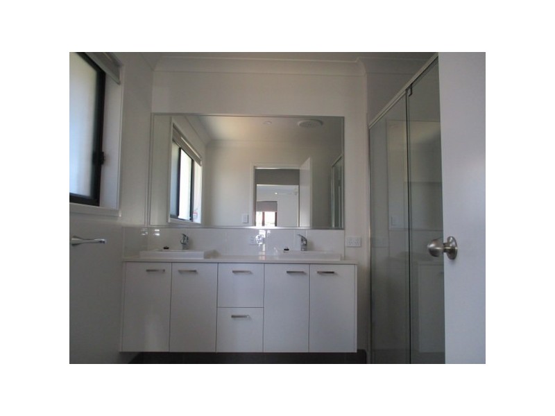 19 Bateman Street, Deception Bay QLD 4508