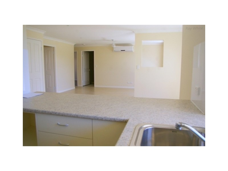 2/1 Lady Bowen Parade, Rothwell QLD 4022