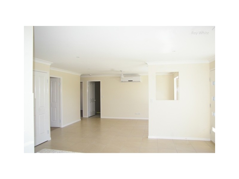 2/1 Lady Bowen Parade, Rothwell QLD 4022