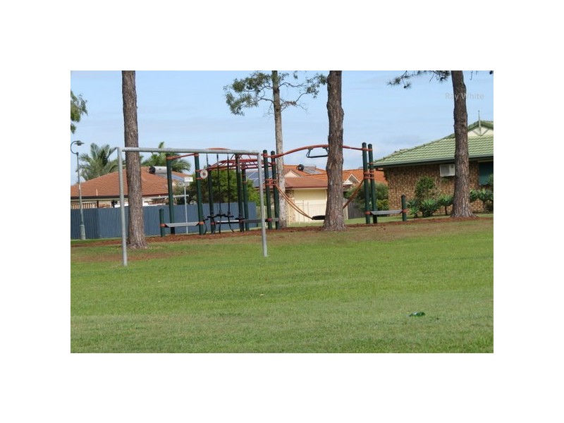 18 Woodland Street, Rothwell QLD 4022