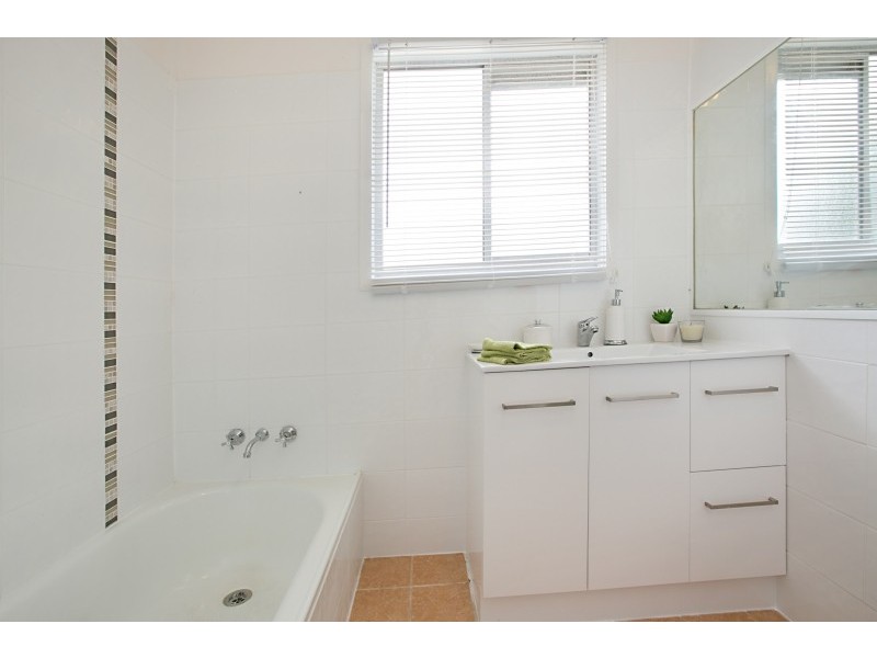 42 Windsor Place, Deception Bay QLD 4508