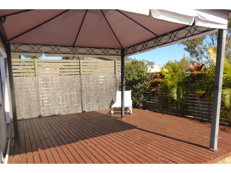 1/17 Lady Bowen Parade, Rothwell QLD 4022