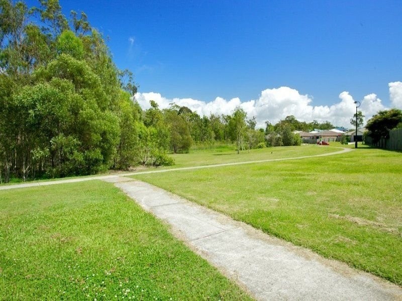 1/17 Lady Bowen Parade, Rothwell QLD 4022