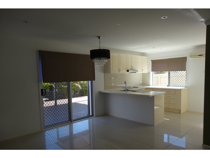 1/17 Lady Bowen Parade, Rothwell QLD 4022
