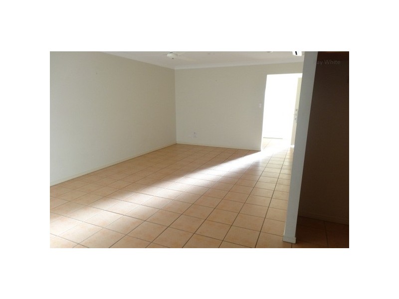 2/11 Lady Bowen Parade, Rothwell QLD 4022