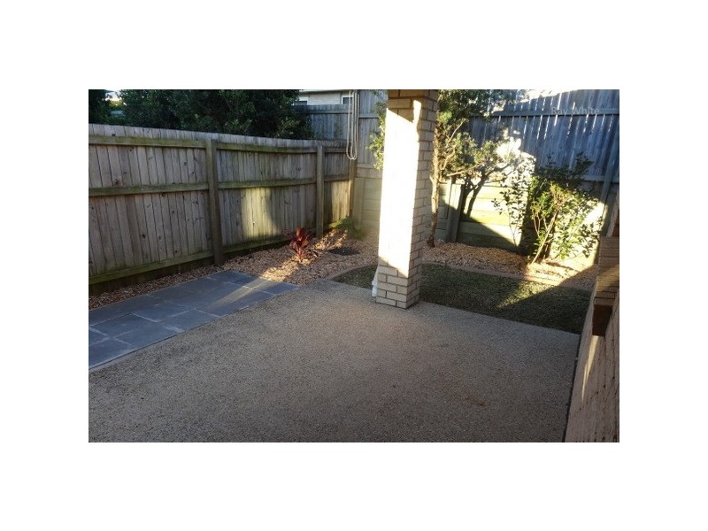 2/11 Lady Bowen Parade, Rothwell QLD 4022