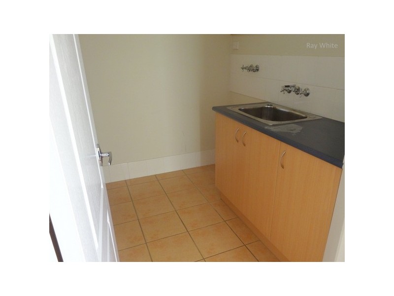 2/11 Lady Bowen Parade, Rothwell QLD 4022