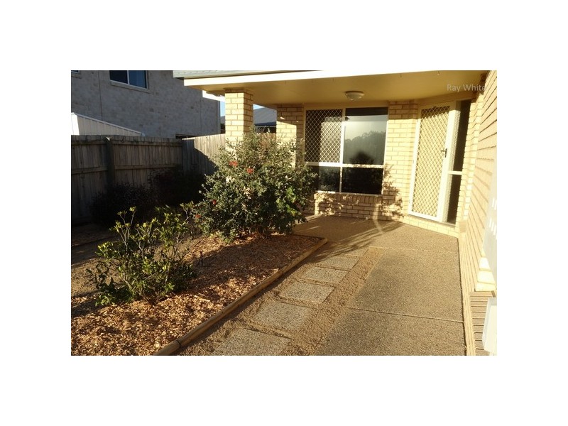 2/11 Lady Bowen Parade, Rothwell QLD 4022