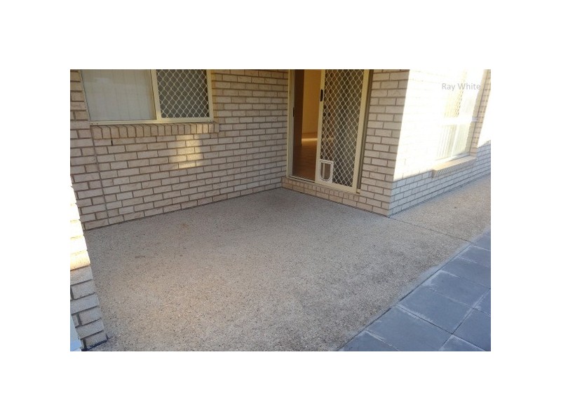 2/11 Lady Bowen Parade, Rothwell QLD 4022