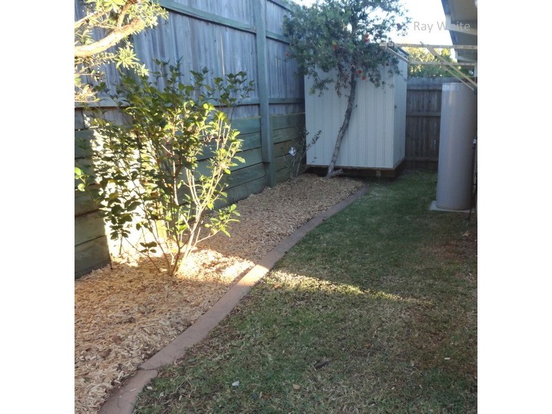 2/11 Lady Bowen Parade, Rothwell QLD 4022