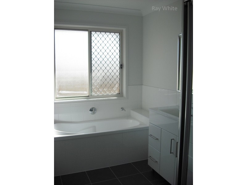 5 Groth Street, Morayfield QLD 4506