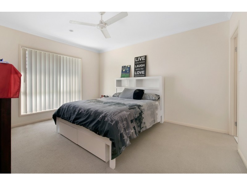 8 Varuna Court, Rothwell QLD 4022