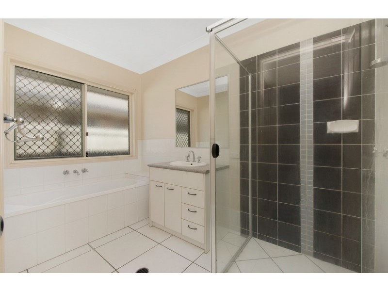 8 Varuna Court, Rothwell QLD 4022