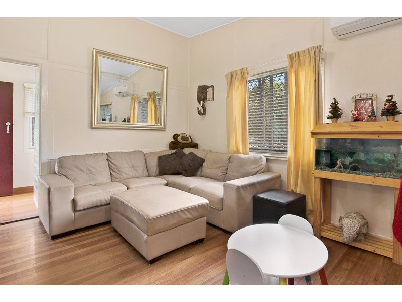 9 Weaber Street, Clontarf QLD 4019