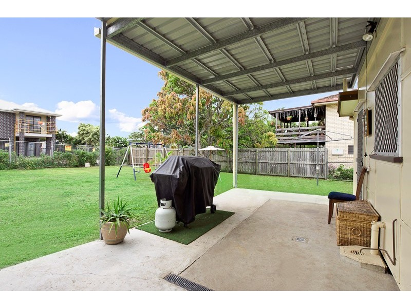 9 Weaber Street, Clontarf QLD 4019