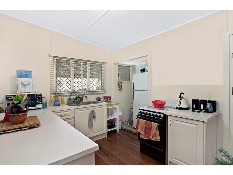 9 Weaber Street, Clontarf QLD 4019