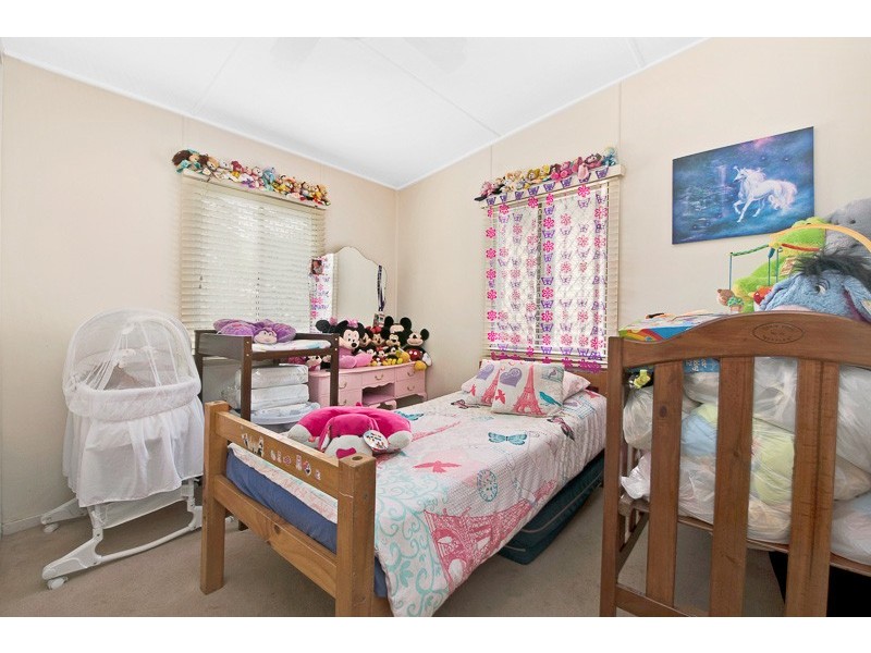 9 Weaber Street, Clontarf QLD 4019