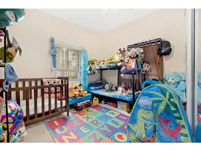 9 Weaber Street, Clontarf QLD 4019