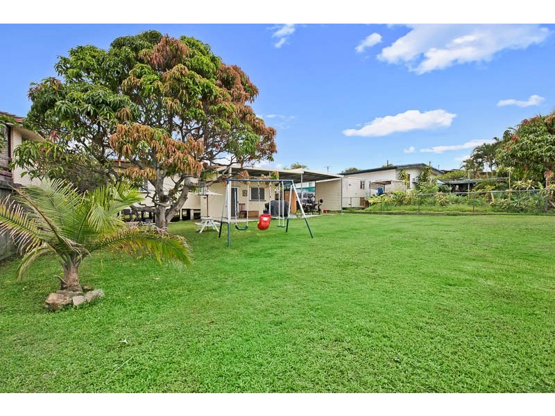 9 Weaber Street, Clontarf QLD 4019