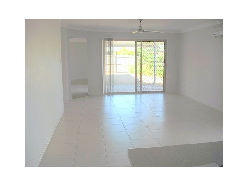2 Outlook Court, Kallangur QLD 4503