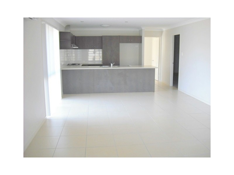 2 Outlook Court, Kallangur QLD 4503
