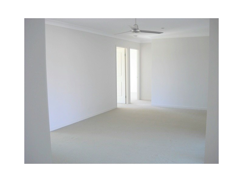 2 Outlook Court, Kallangur QLD 4503