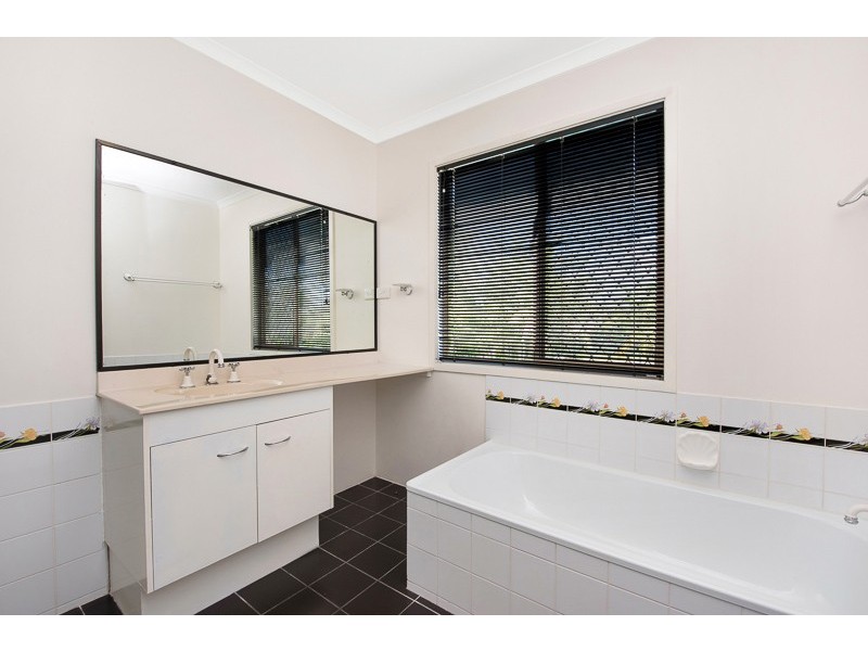 2 Diamondcrest Avenue, Deception Bay QLD 4508