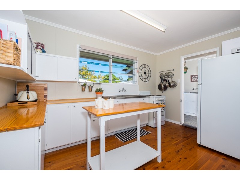 10 Thompson Street, Deception Bay QLD 4508