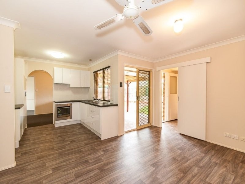 15 Hillmont Crescent, Morayfield QLD 4506