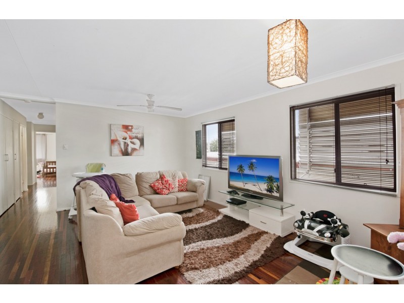 12 Ettie Street, Redcliffe QLD 4020