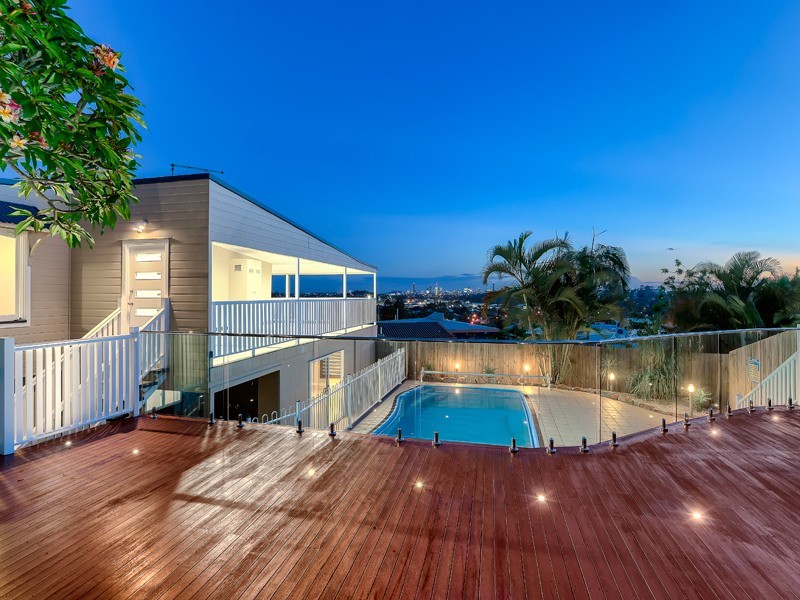 10 Farrant Street, Stafford Heights QLD 4053