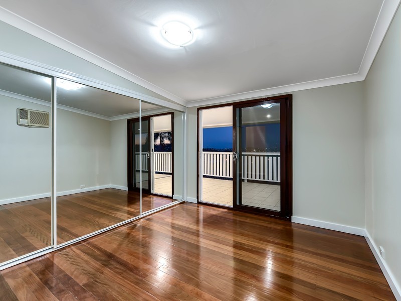 10 Farrant Street, Stafford Heights QLD 4053