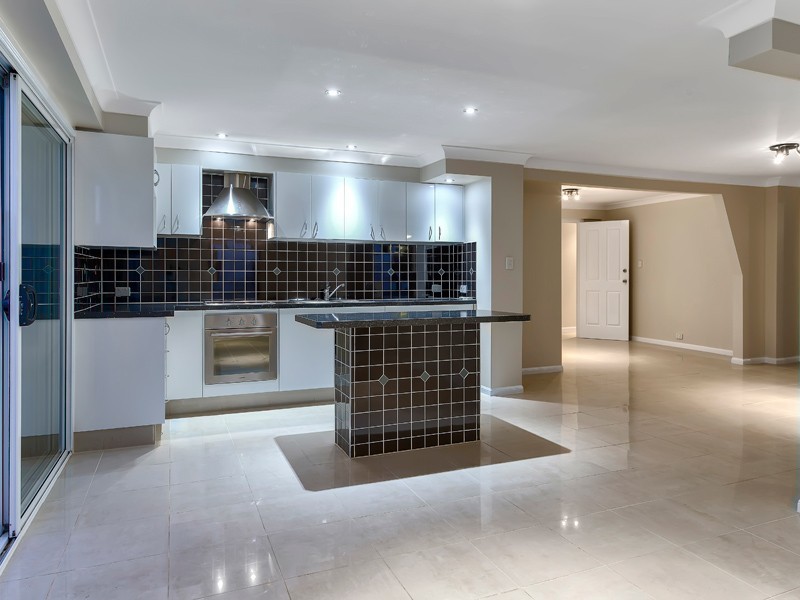 10 Farrant Street, Stafford Heights QLD 4053